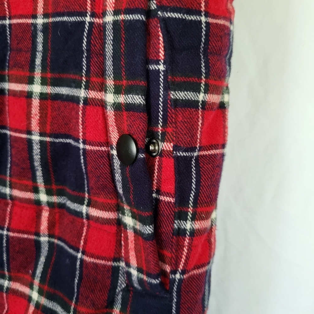 Altar'd State Red Plaid Quilted Fleece Lined Vest Small, zipper and buttons. - Picture 5 of 10